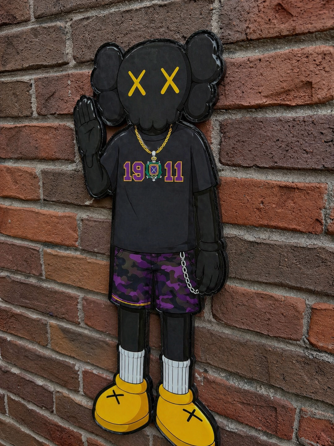 QUE x KAWS FIGURE